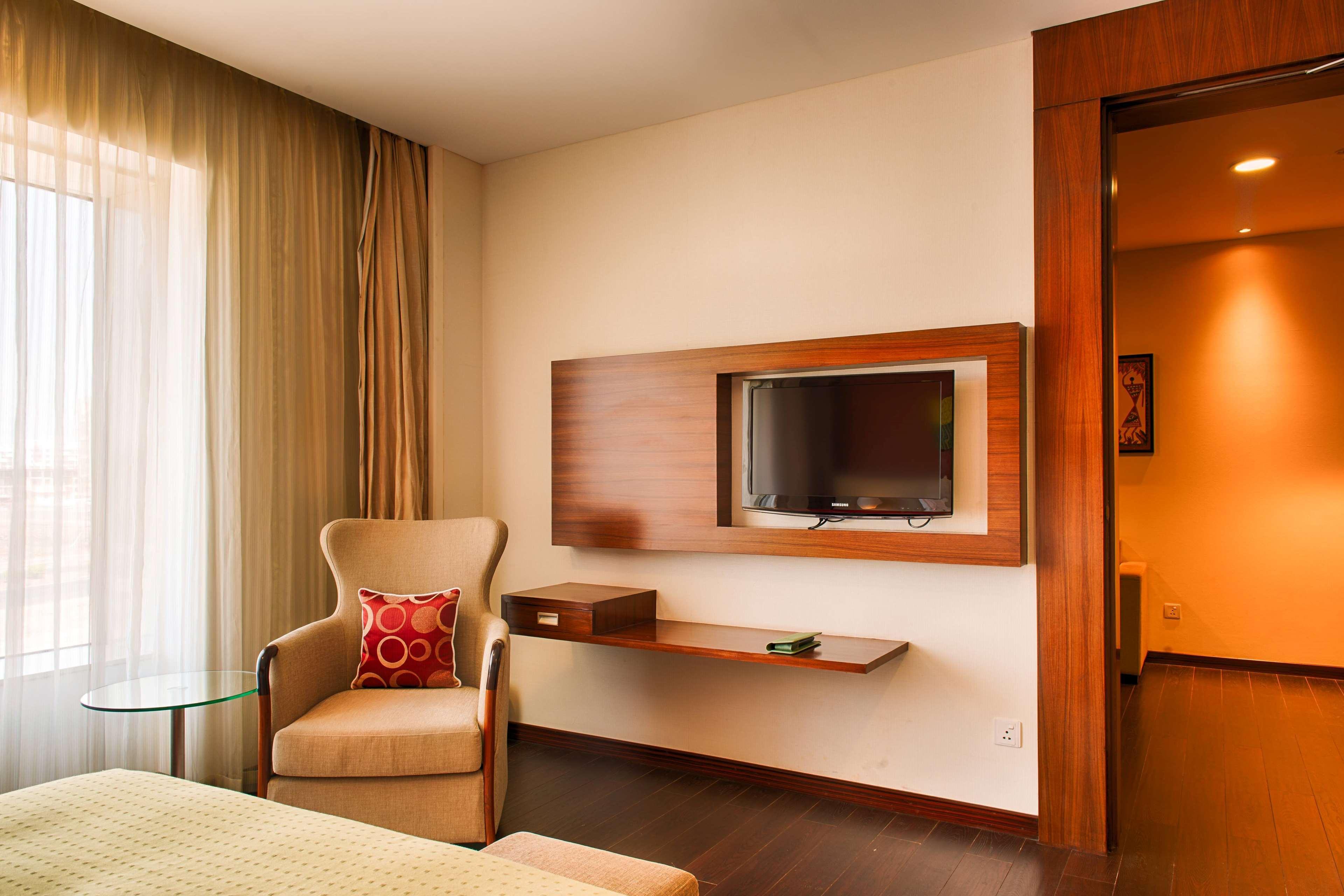 Ramada Plaza By Wyndham Pune Hinjewadi Dāpuri Extérieur photo