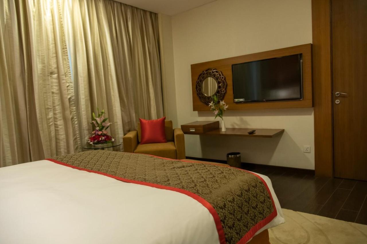 Ramada Plaza By Wyndham Pune Hinjewadi Dāpuri Extérieur photo
